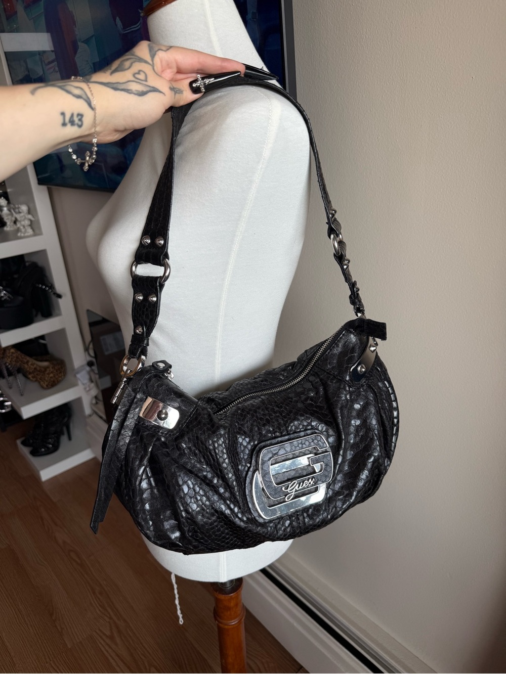 Guess Vintage Black Textured Shoulder Bag
